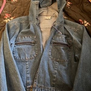 Women’s hooded Jean jacket